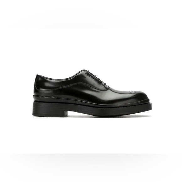 Prada Classic Lace Up Shoes! - Picture 4 of 5